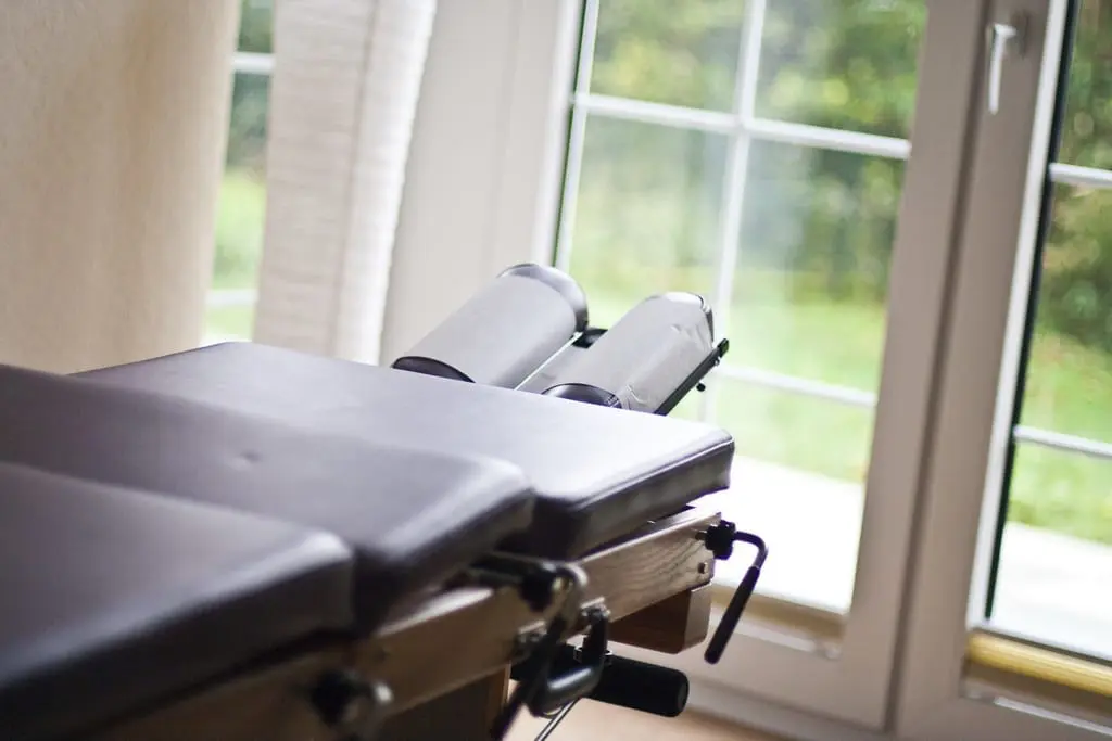 Chiropraktische Behandlung mit dem Drop Tisch / Drop Table in Moers